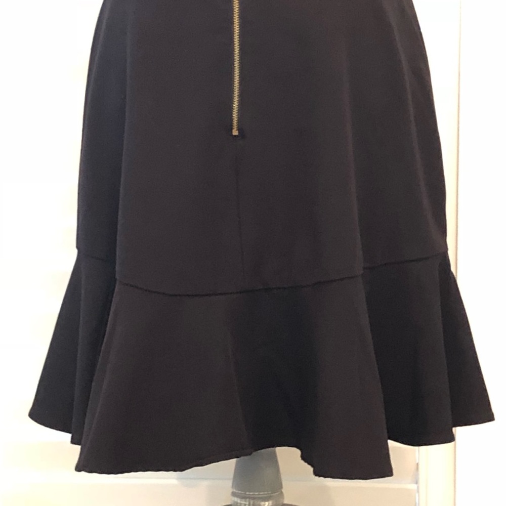 Worthington Ruffled Skirt. Black w/ Gold zipper.